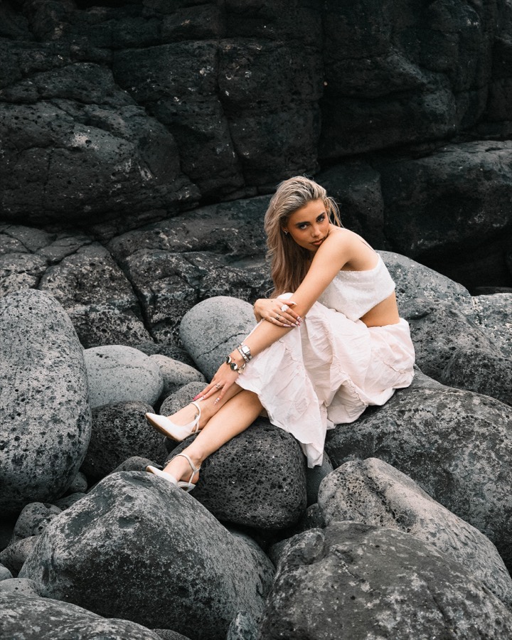 BLONDE — BLACK ROCKS &mdash; photo 3